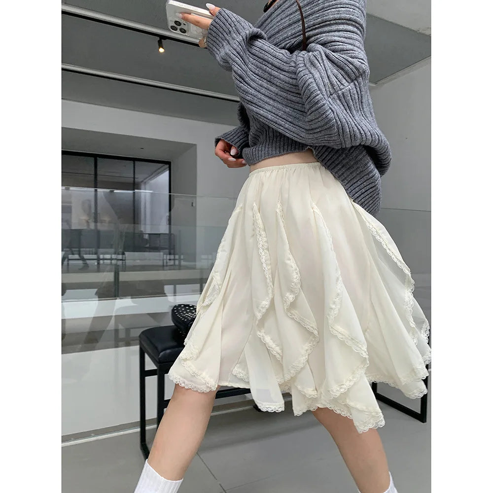 Sweet Style Layered Lace Skirt Irregular Short Skirt in Spring and Autumn