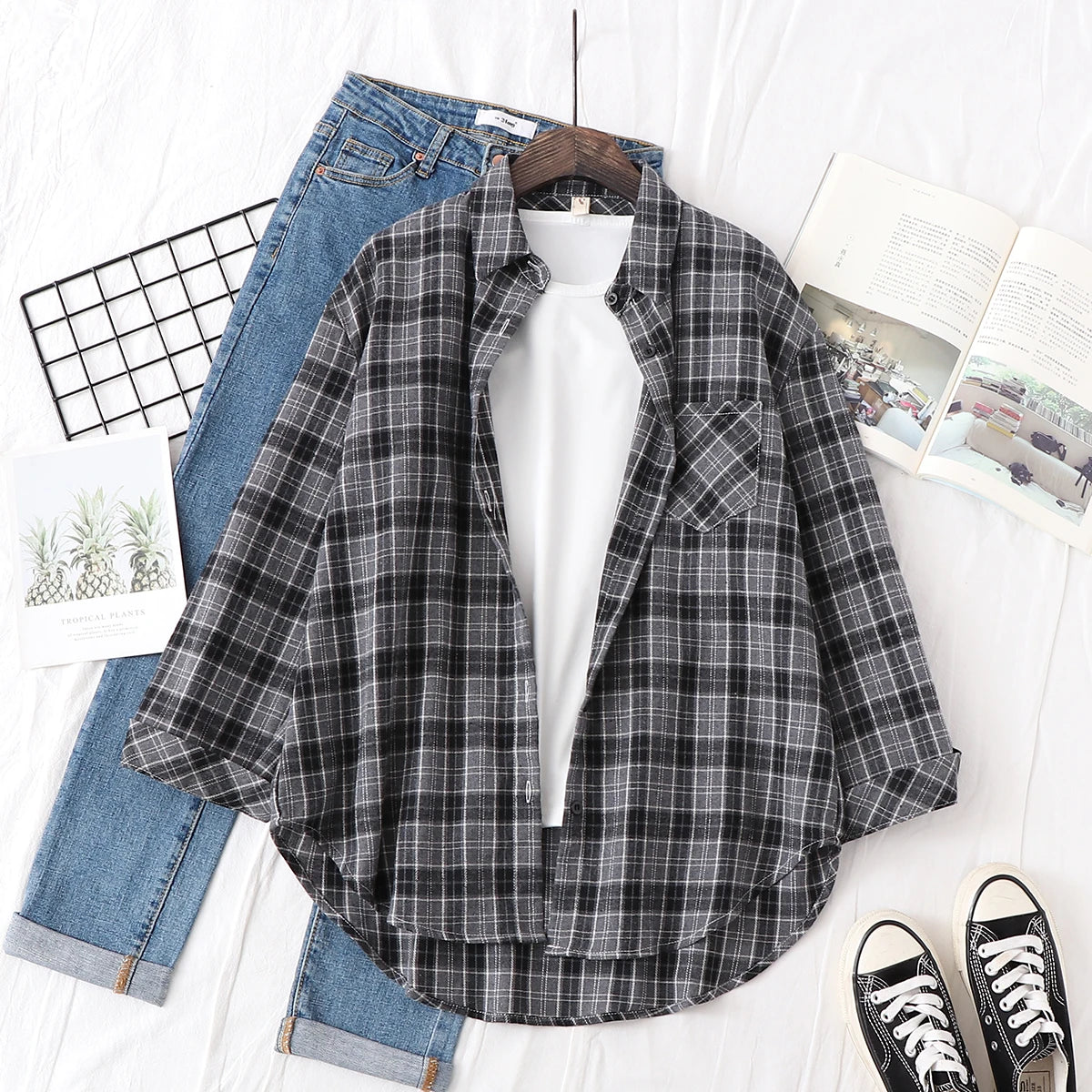 Elegant Women's Plaid Shirt 2024 New Ladies Large Size Casual Loose Lapel Long Sleeve Blouse&Tops Female Lapel Checked Clothing